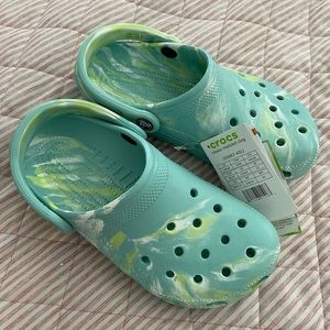 Classic marble clog, size 6 in women